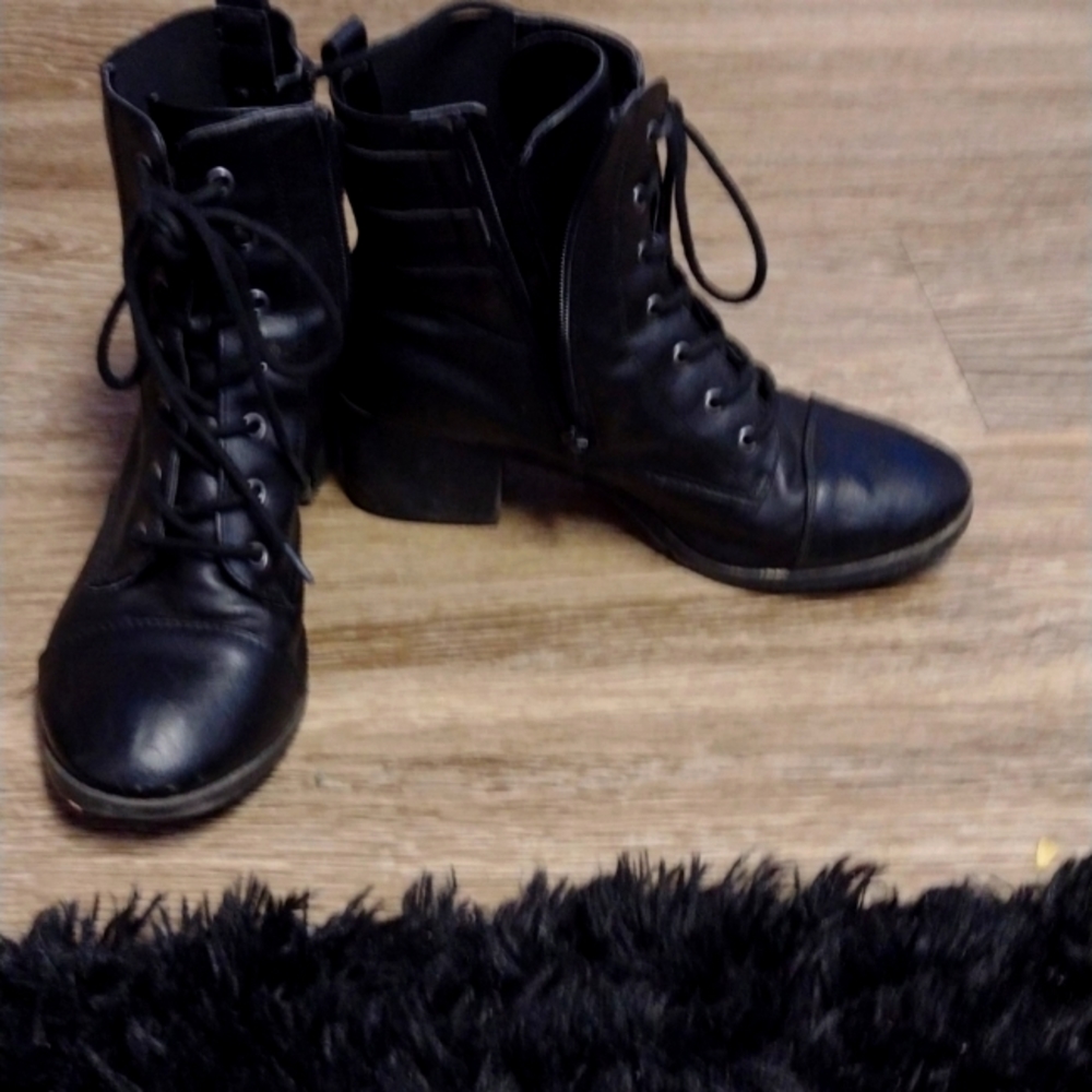 High heel boots